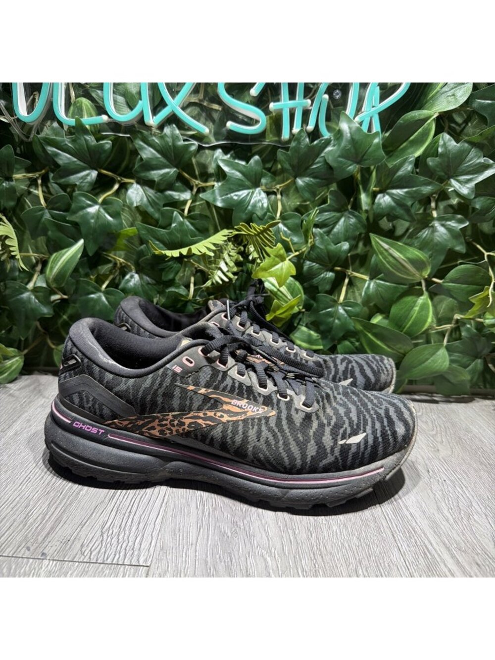 Brooks Ghost 15 Womens Size 10 Black Pink Beige Athletic Running Shoes Sneakers - Picture 1 of 11